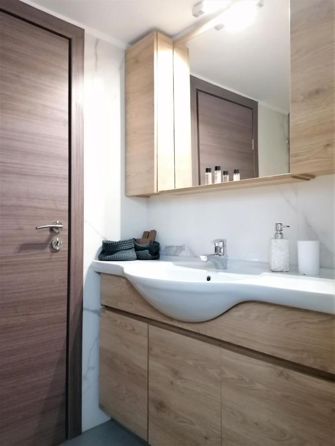 Athenian Elegant Apt Near Acropolis Apartment Exterior photo